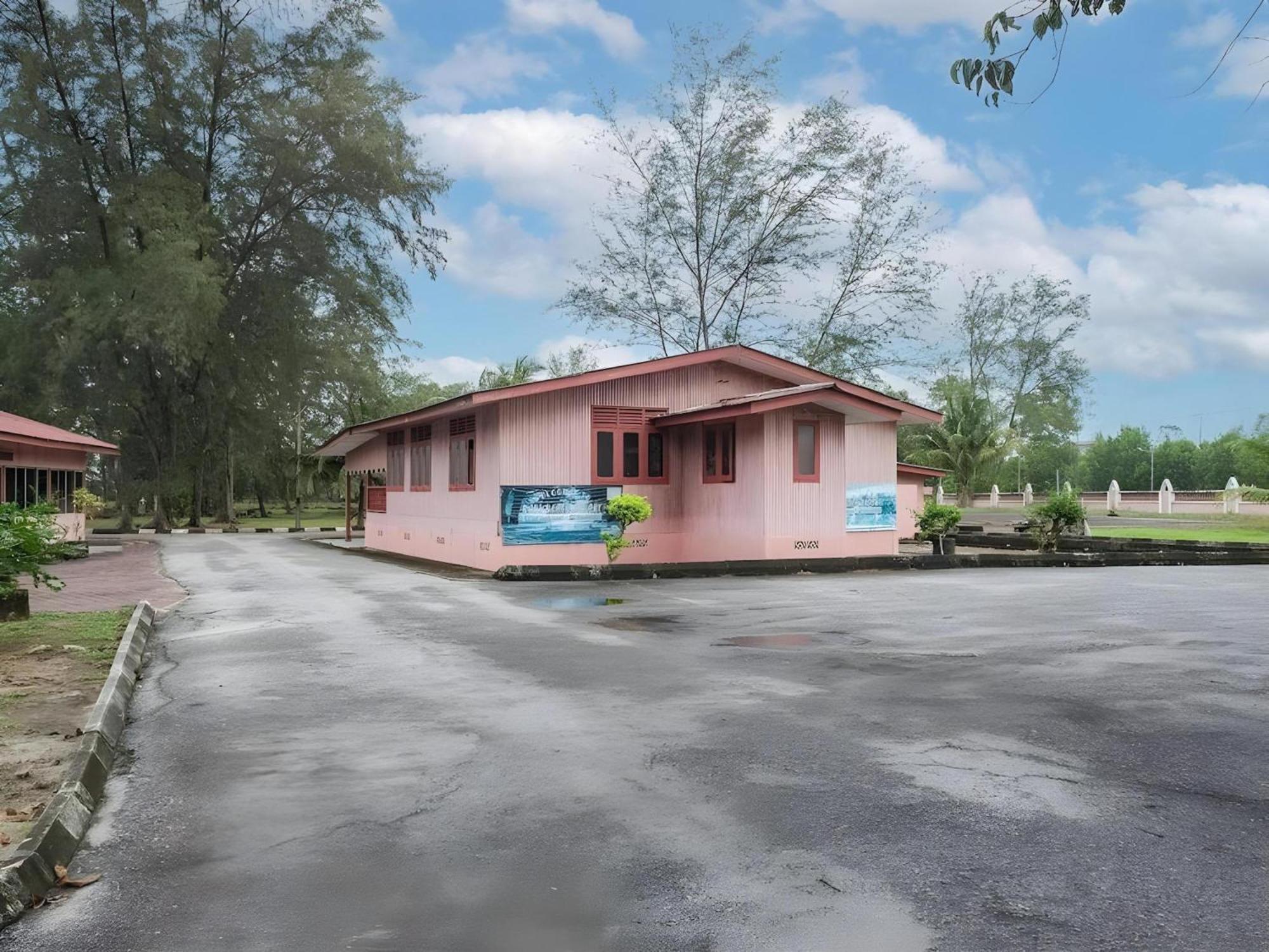 OYO 90103 Bbr Bari Beach Resort Kuala Terengganu Exterior foto